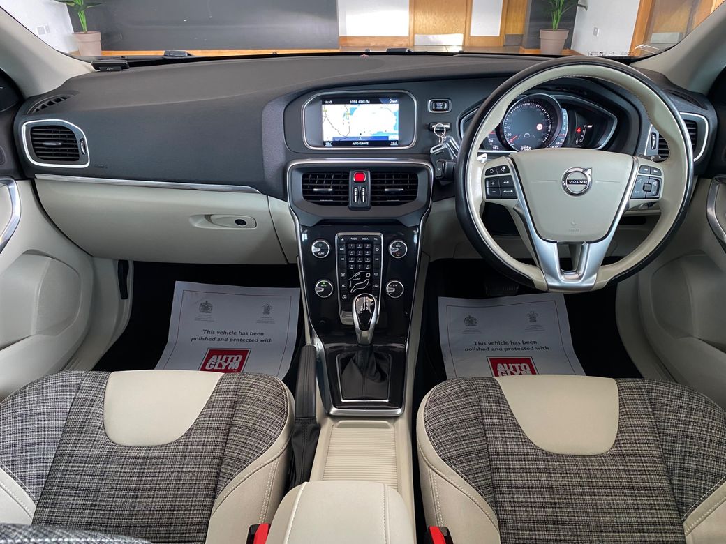 2016 Volvo V40