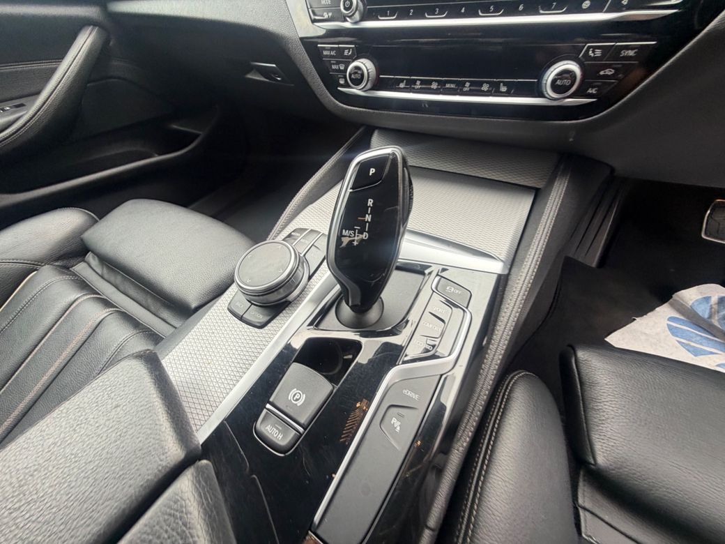 2019 BMW 530