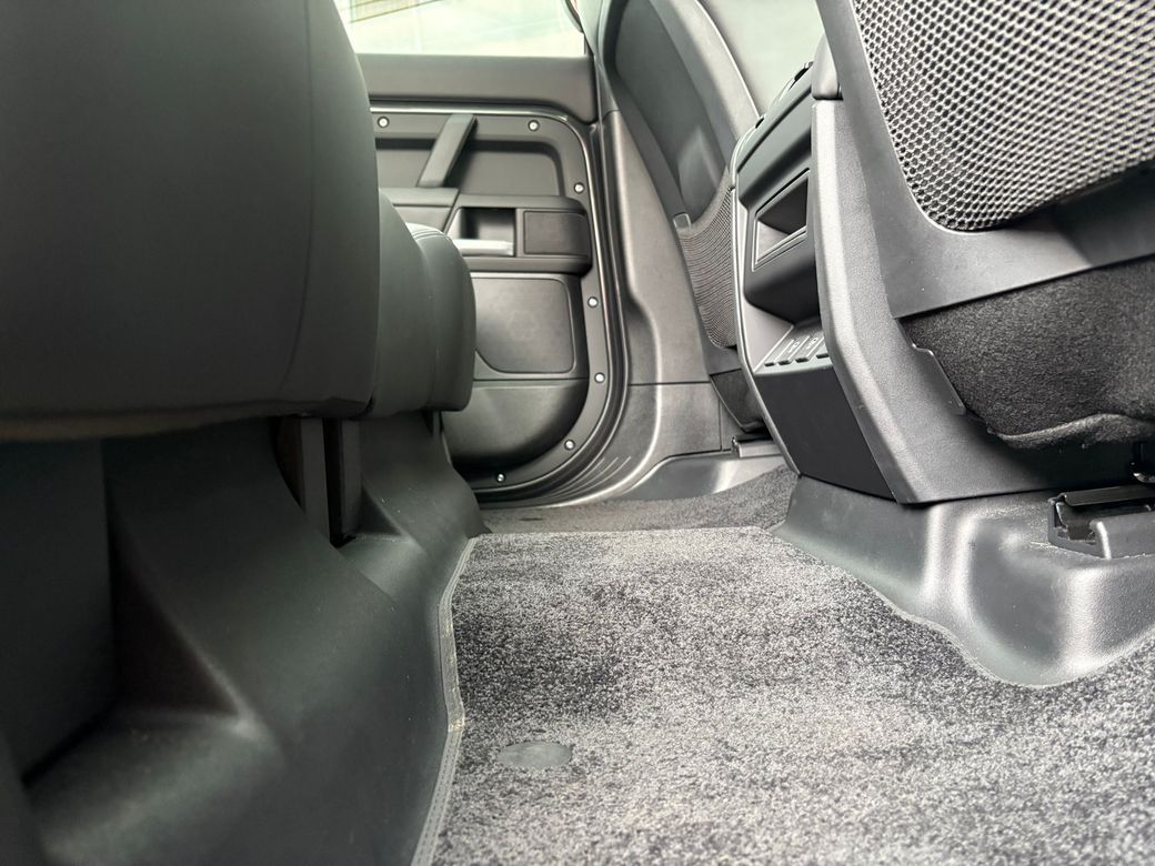 2025 Land Rover Defender 110