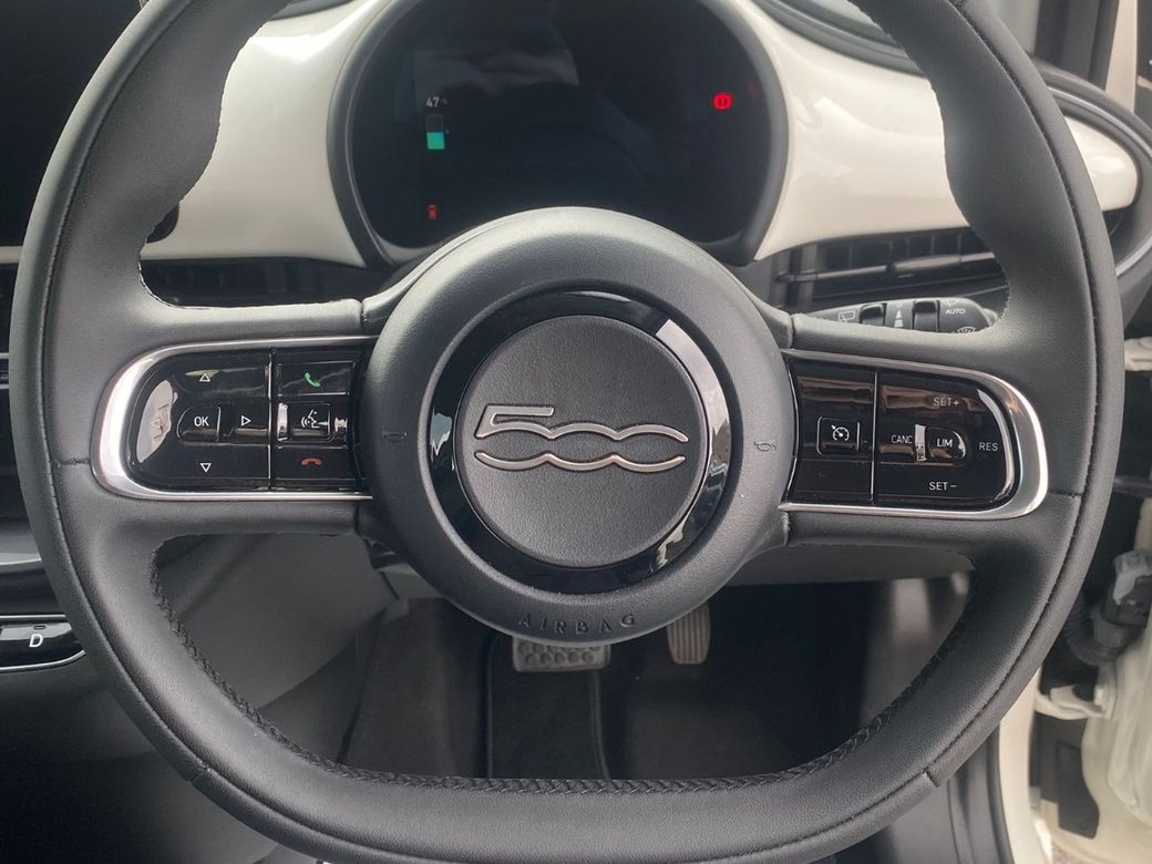 2025 Fiat 500e