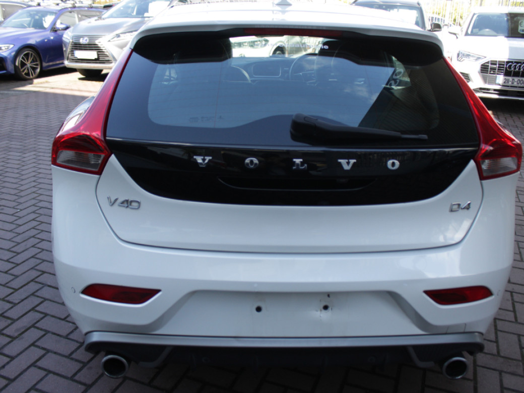 2016 Volvo V40