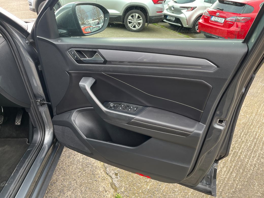 2024 Volkswagen T-Roc