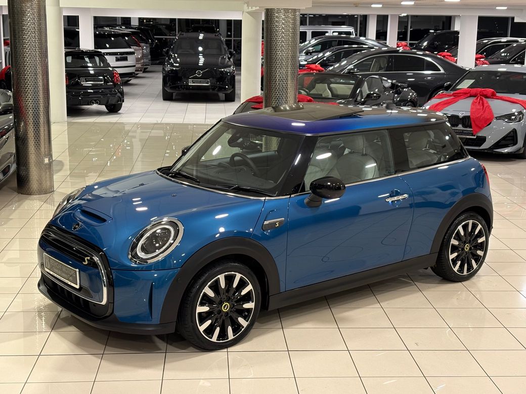 2023 Mini Hatch
