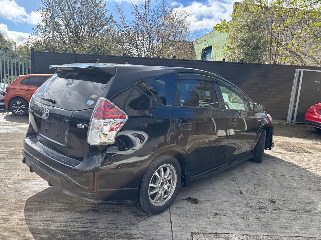 2016 Toyota Prius Alpha