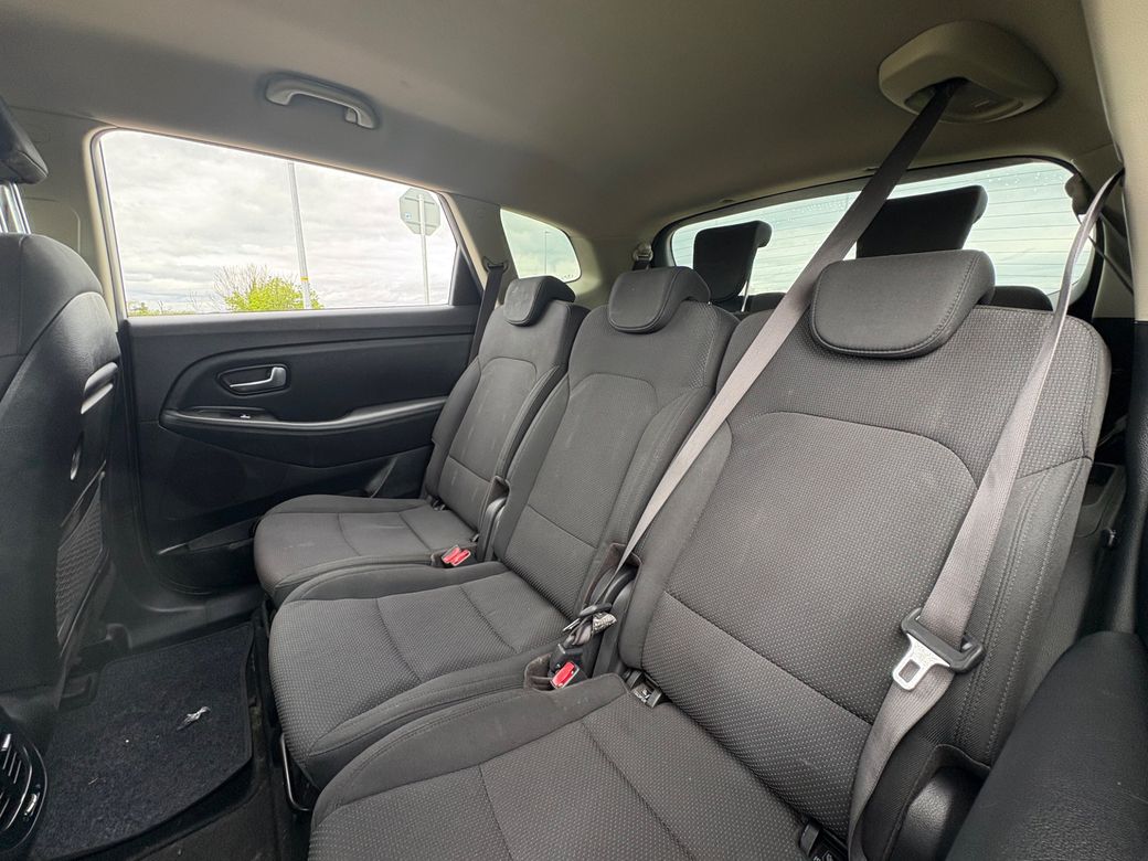 2016 Kia Carens