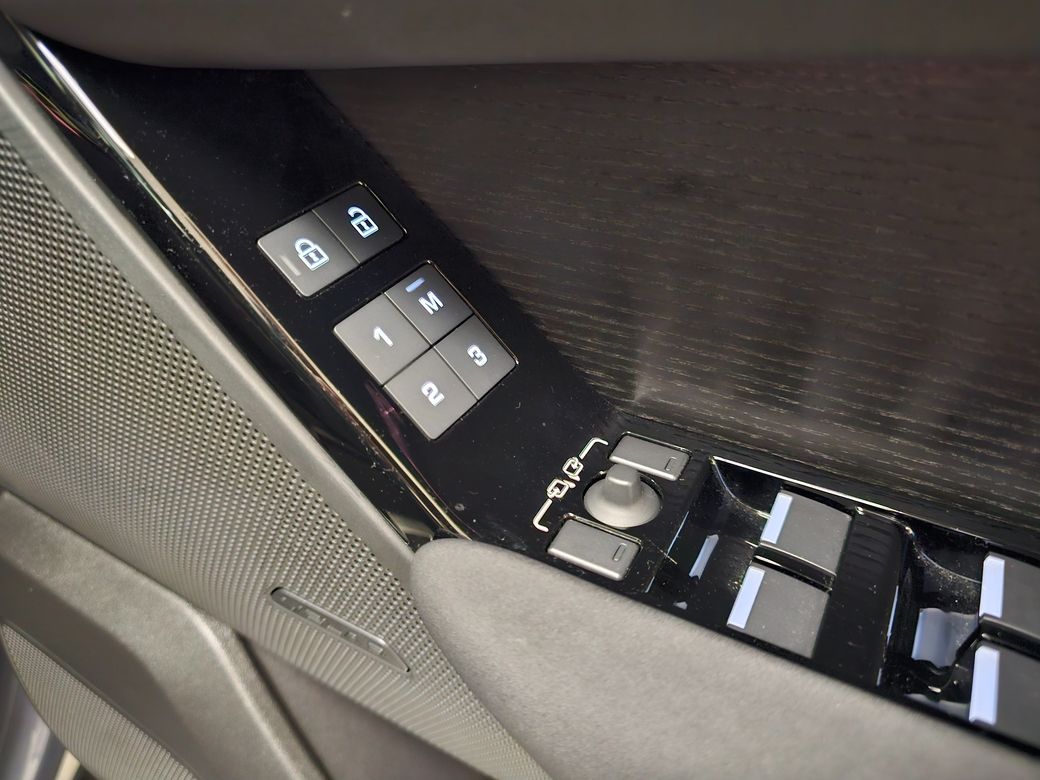 2025 Land Rover Range Rover Velar