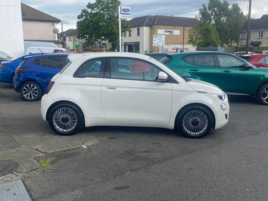 2025 Fiat 500e