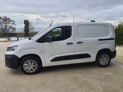 2022 Peugeot Partner