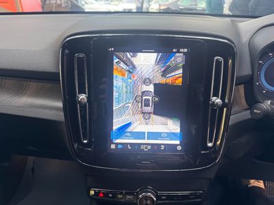 2023 Volvo XC40