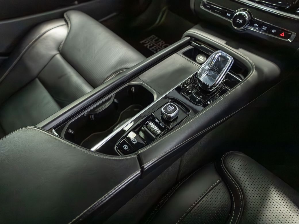 2021 Volvo S90