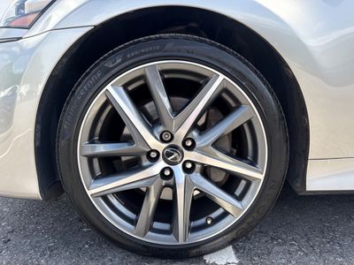 2017 Lexus GS 300H