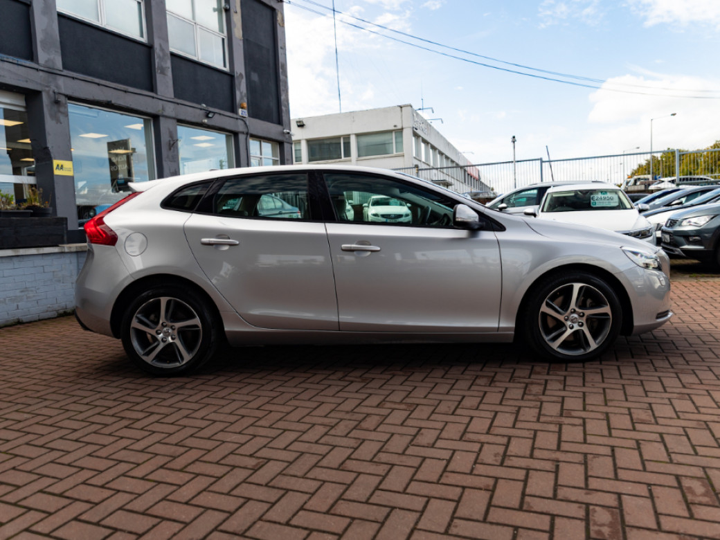 2016 Volvo V40