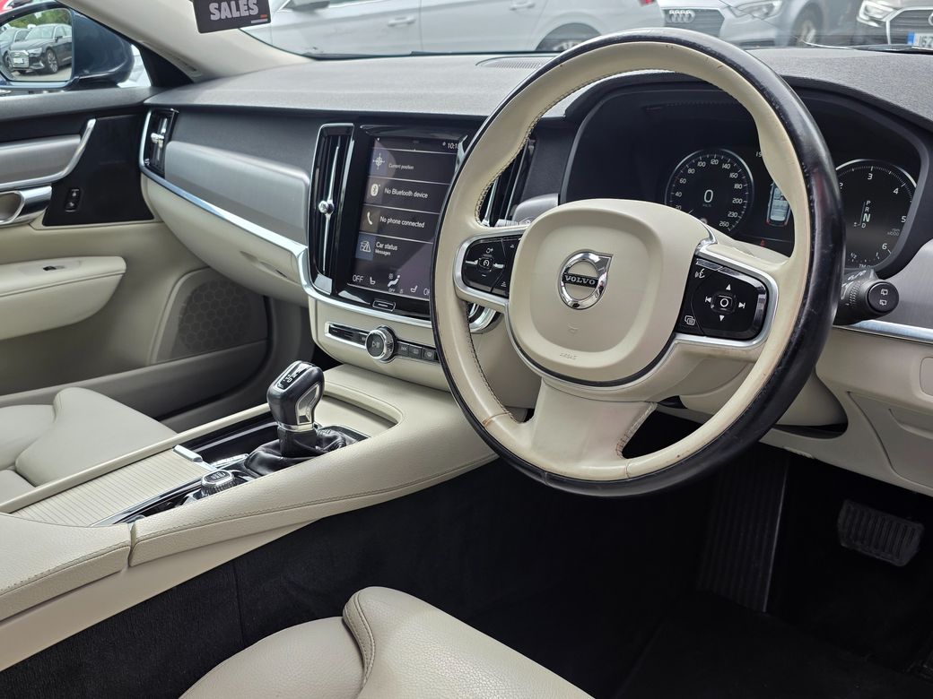 2020 Volvo V90