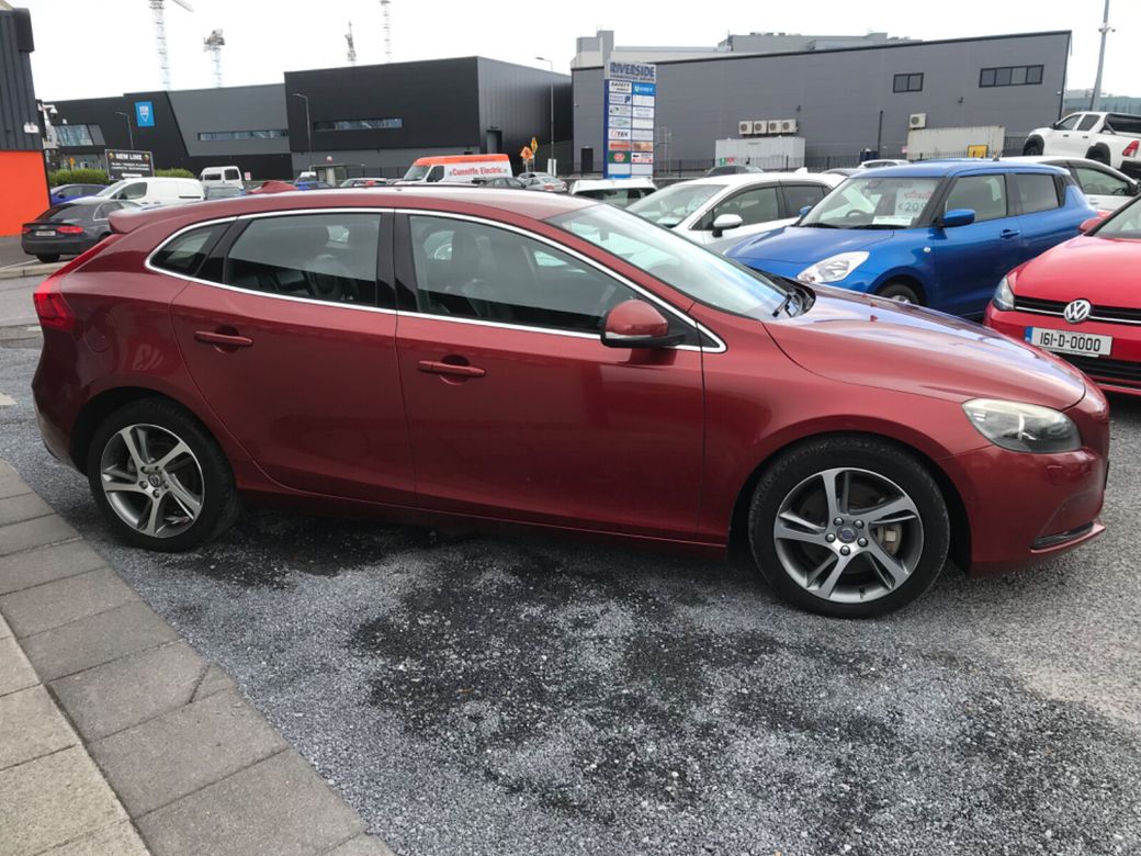 2016 Volvo V40