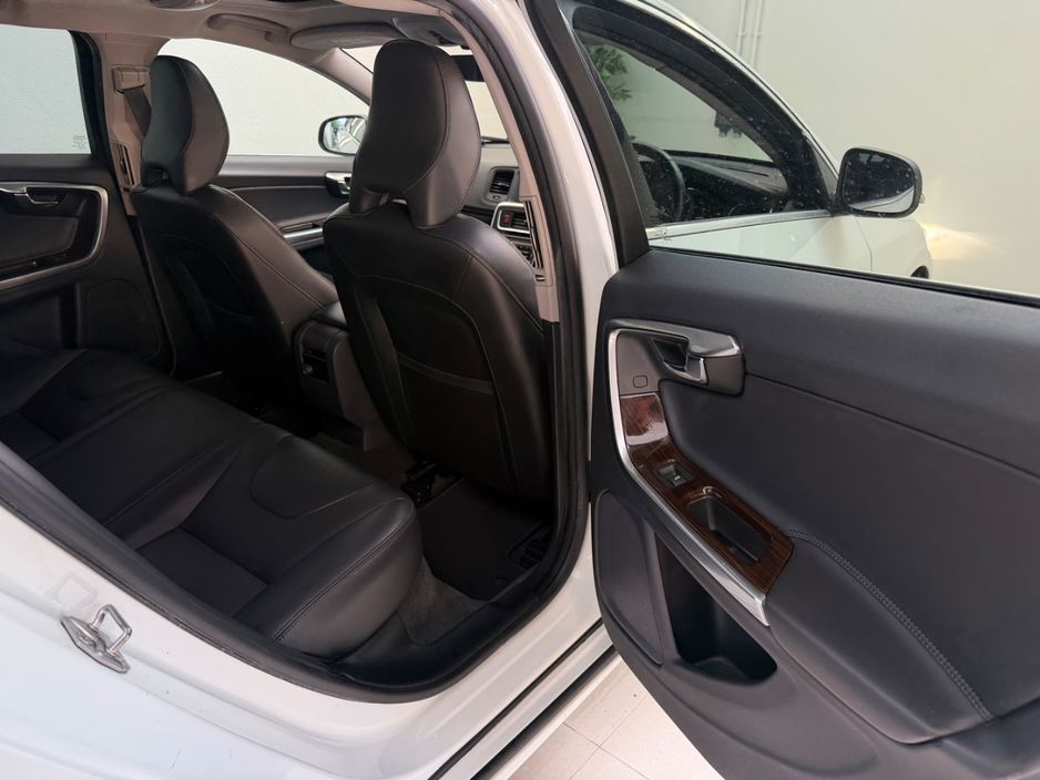 2018 Volvo V60