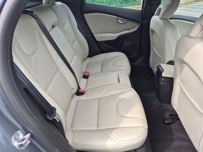 2016 Volvo V40