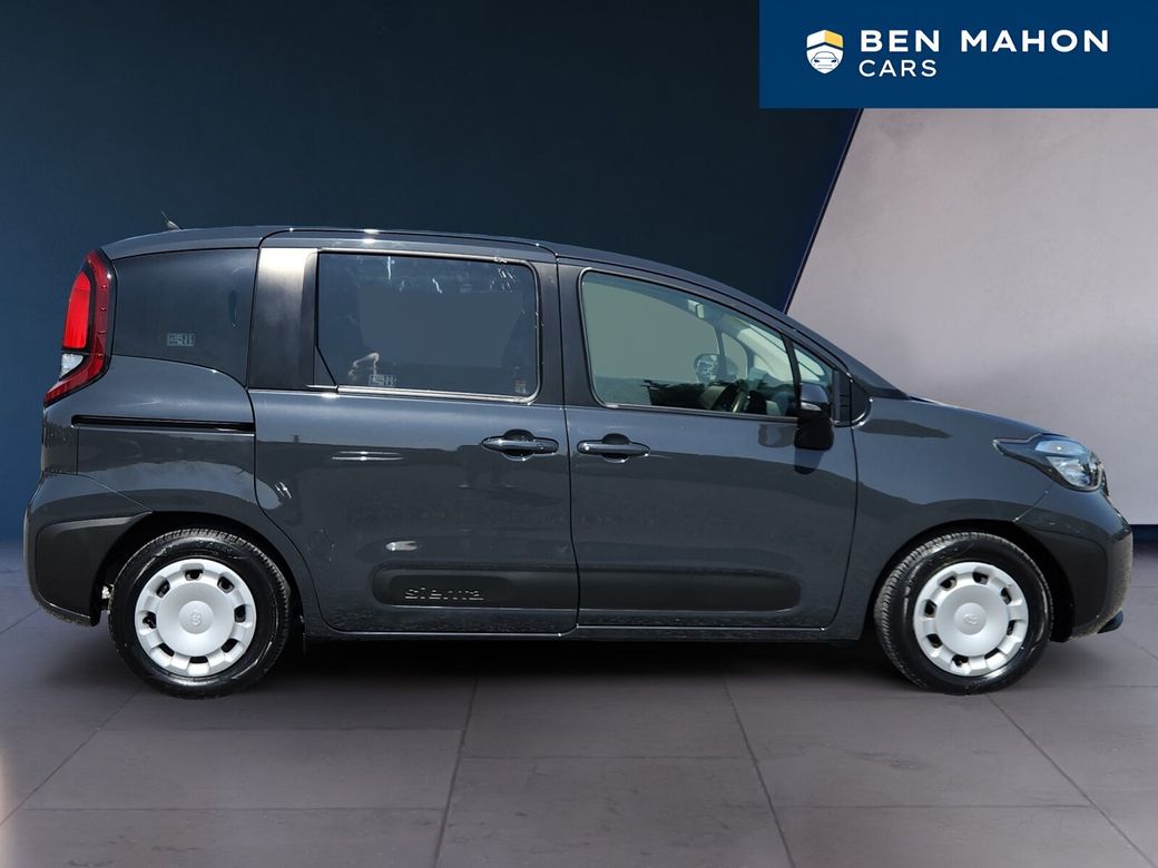 2023 Toyota Sienta