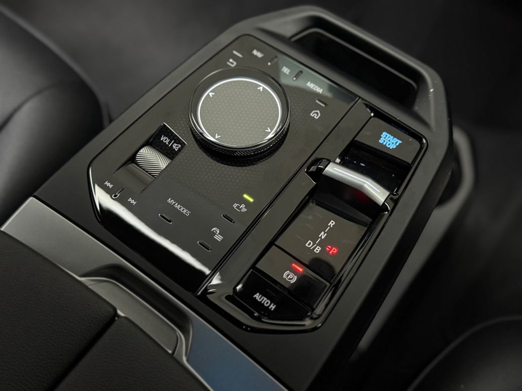 2024 BMW iX