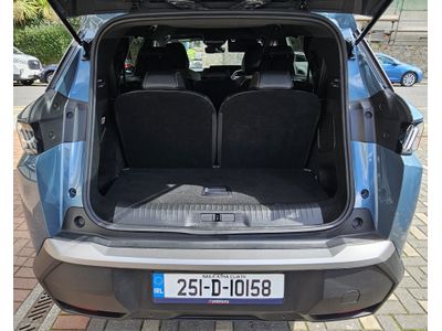 2025 Peugeot 5008