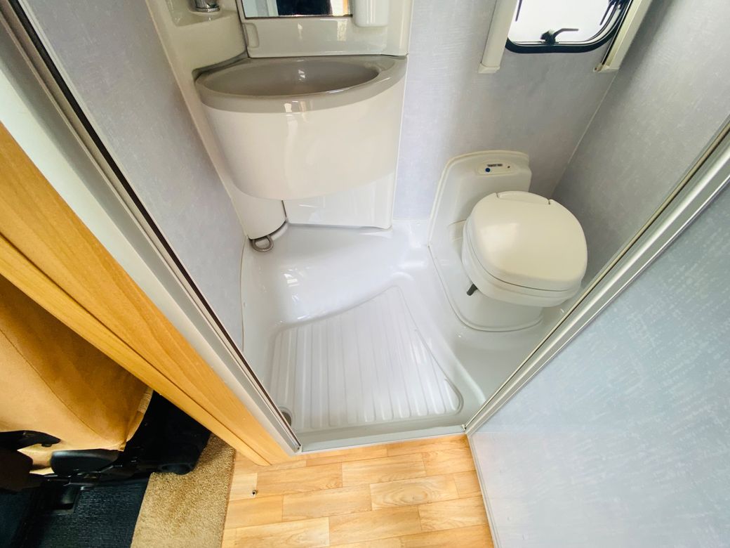 2006 SWIFT  SUNDANCE 590PR 