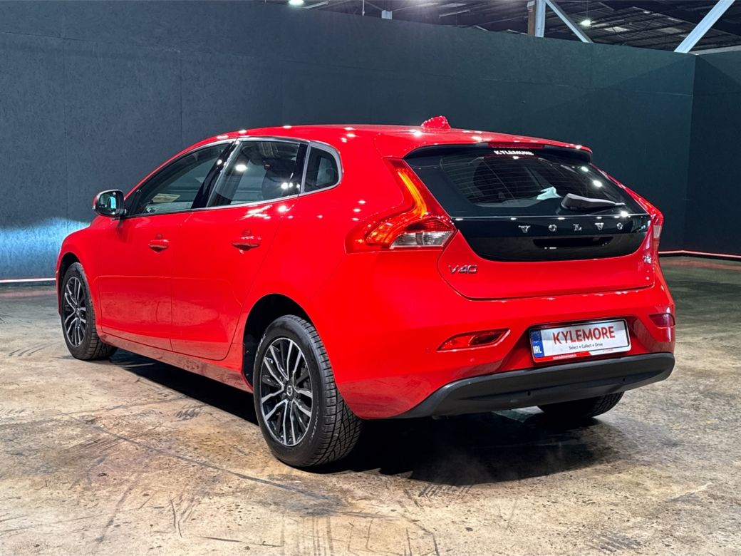 2019 Volvo V40