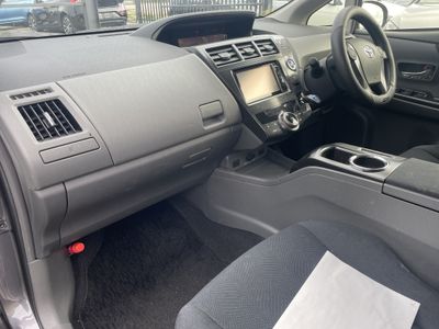 2014 Toyota Prius Alpha
