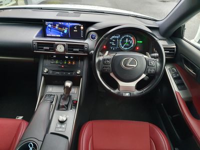 2016 Lexus IS 300h
