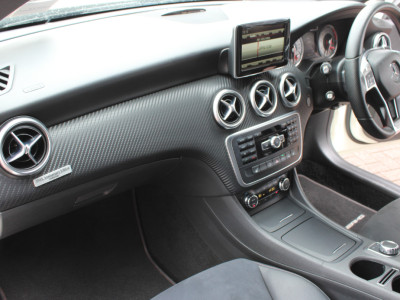2014 Mercedes-Benz A 180