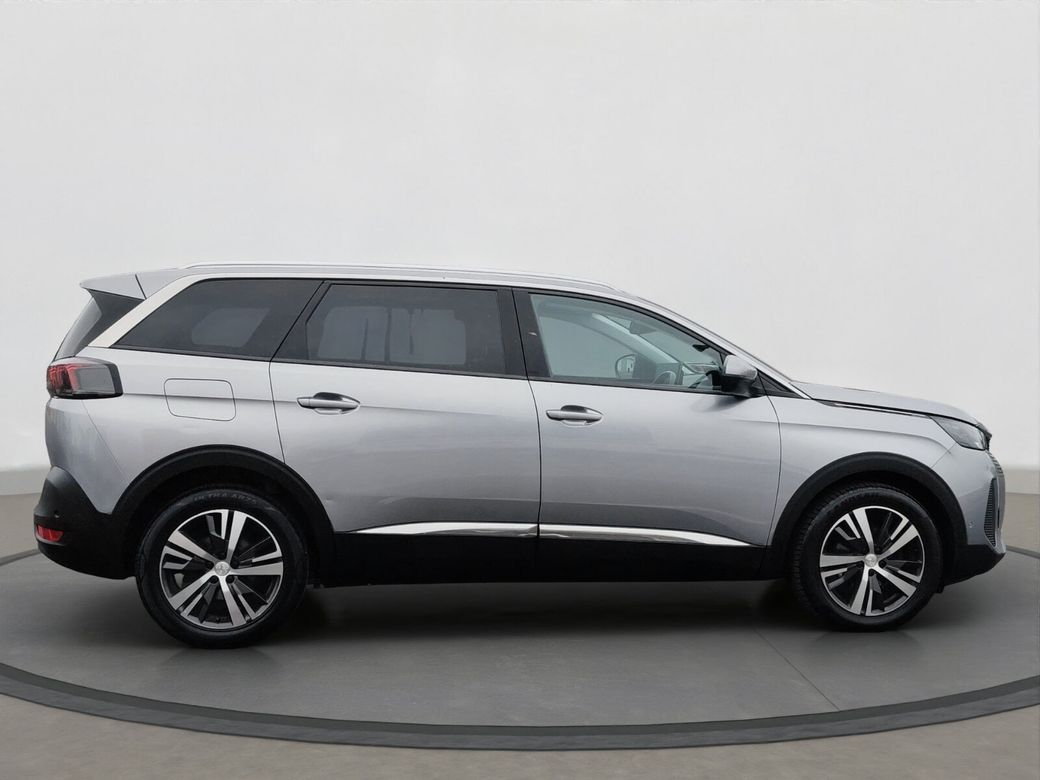2021 Peugeot 5008