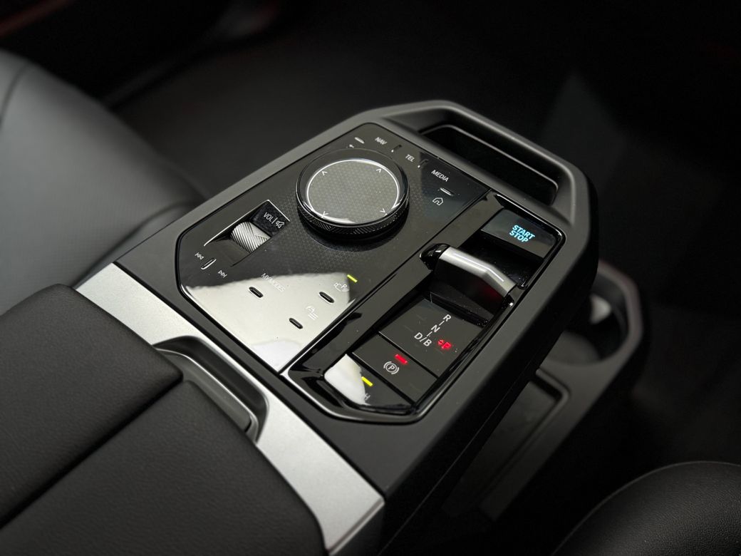 2024 BMW iX