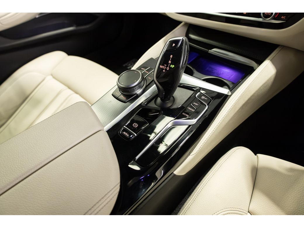 2022 BMW 520