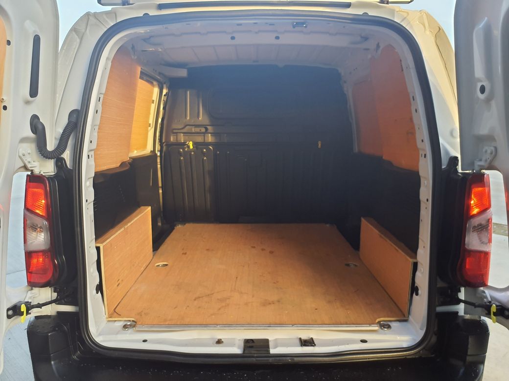 2023 Peugeot Partner