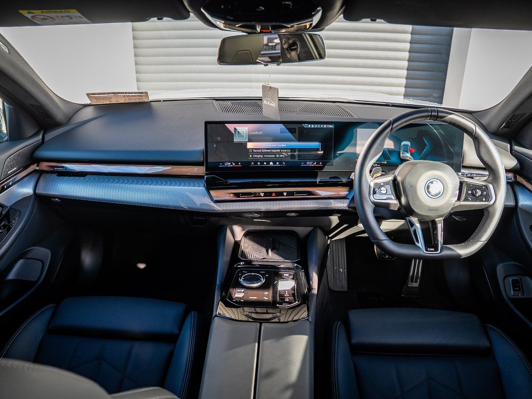 2025 BMW i5