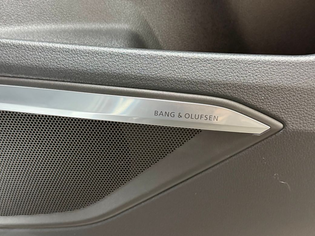 2023 Audi Q8