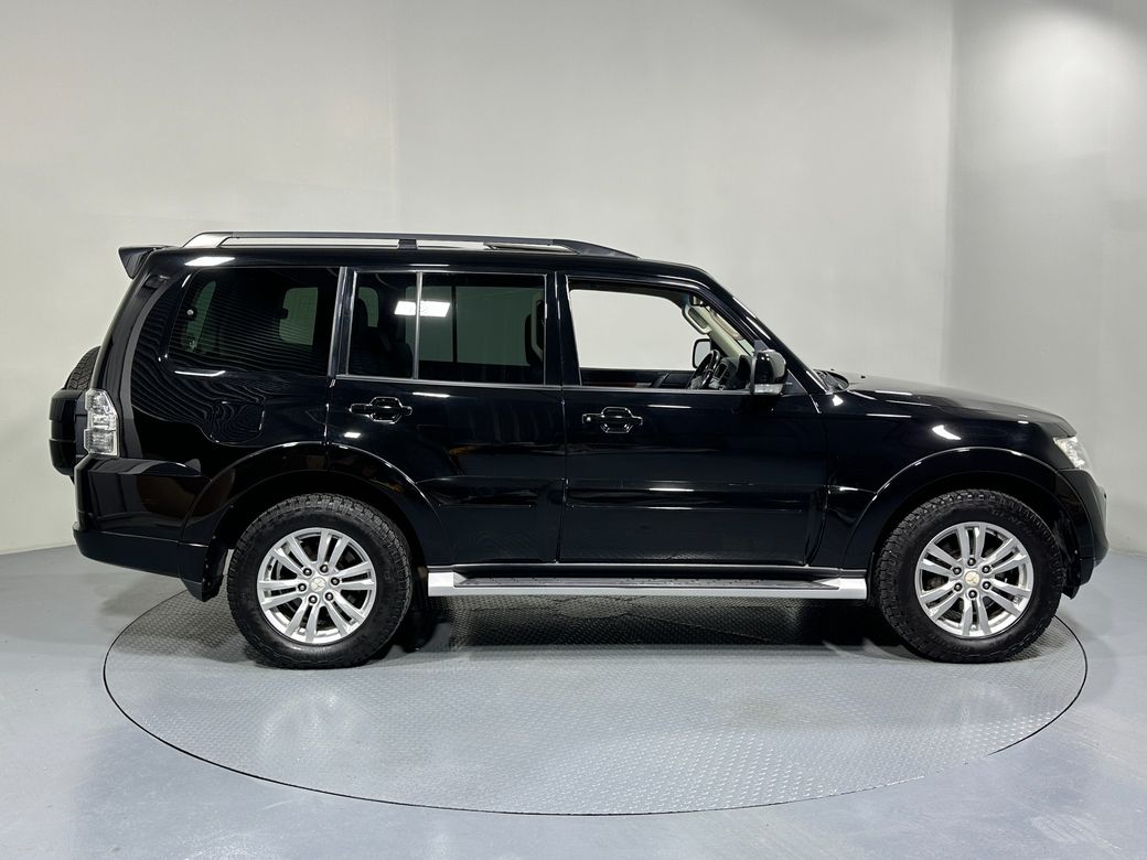 2014 Mitsubishi Pajero