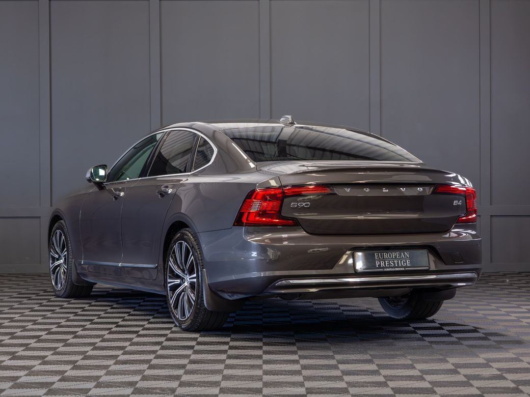 2021 Volvo S90