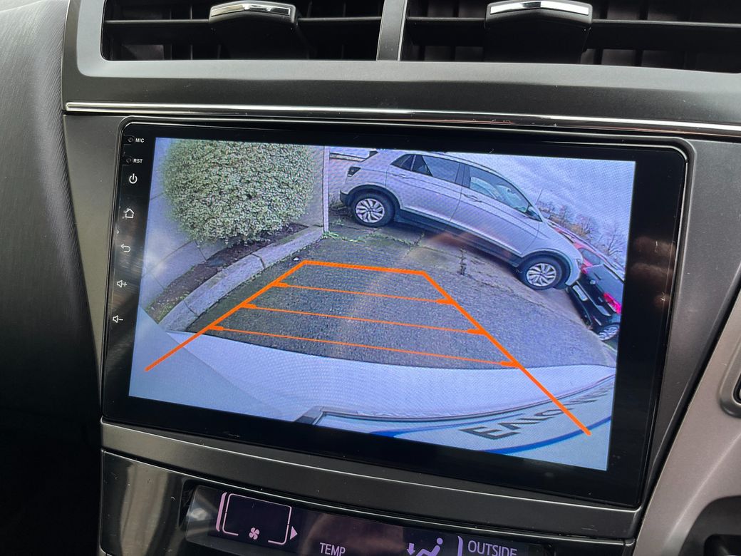 2019 Toyota Prius Alpha