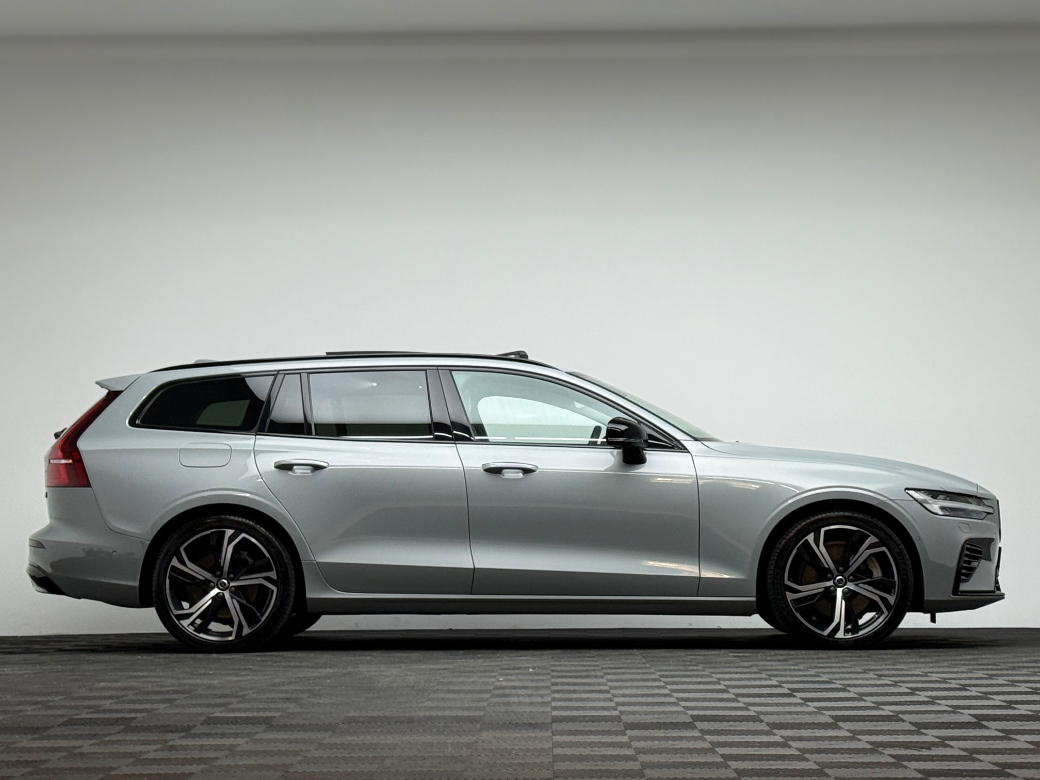 2025 Volvo V60