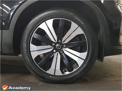 2023 Volvo XC40