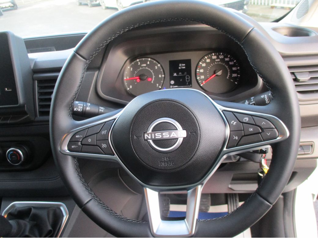 2025 Nissan Primastar
