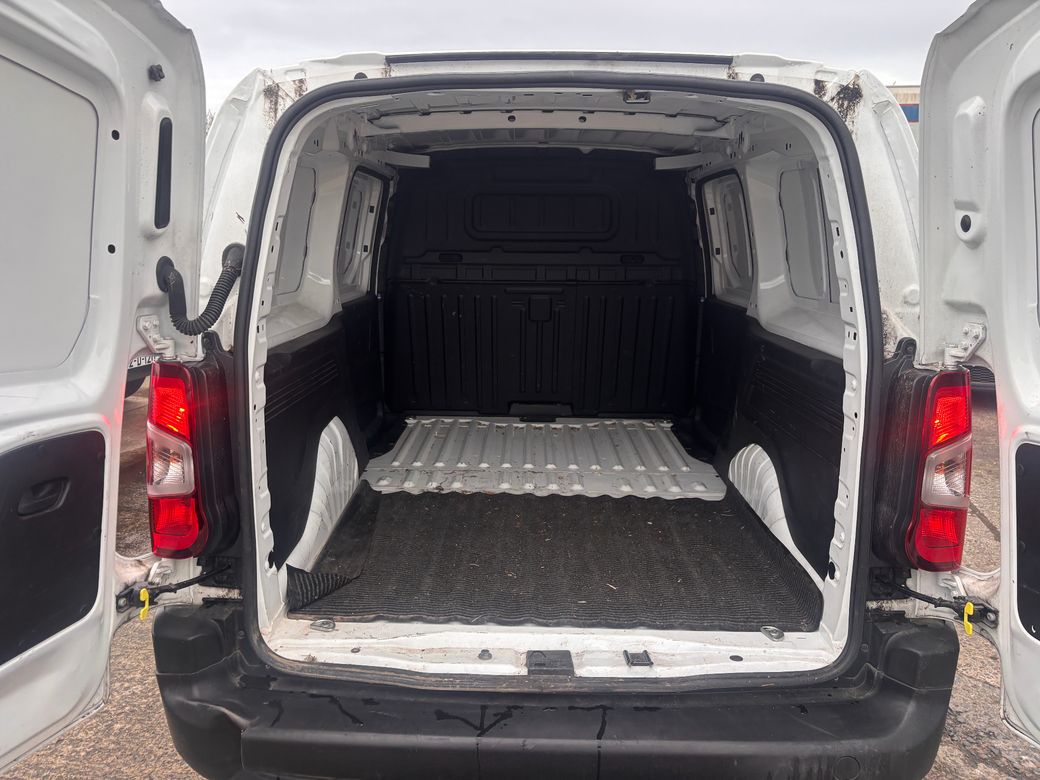 2022 Peugeot Partner