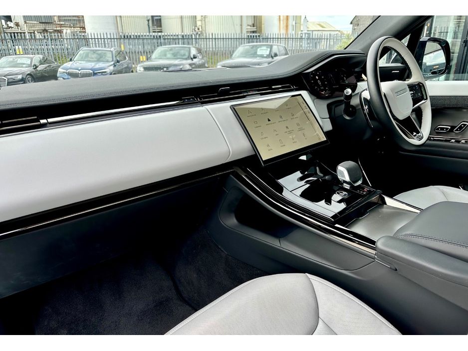 2025 Land Rover Range Rover Sport