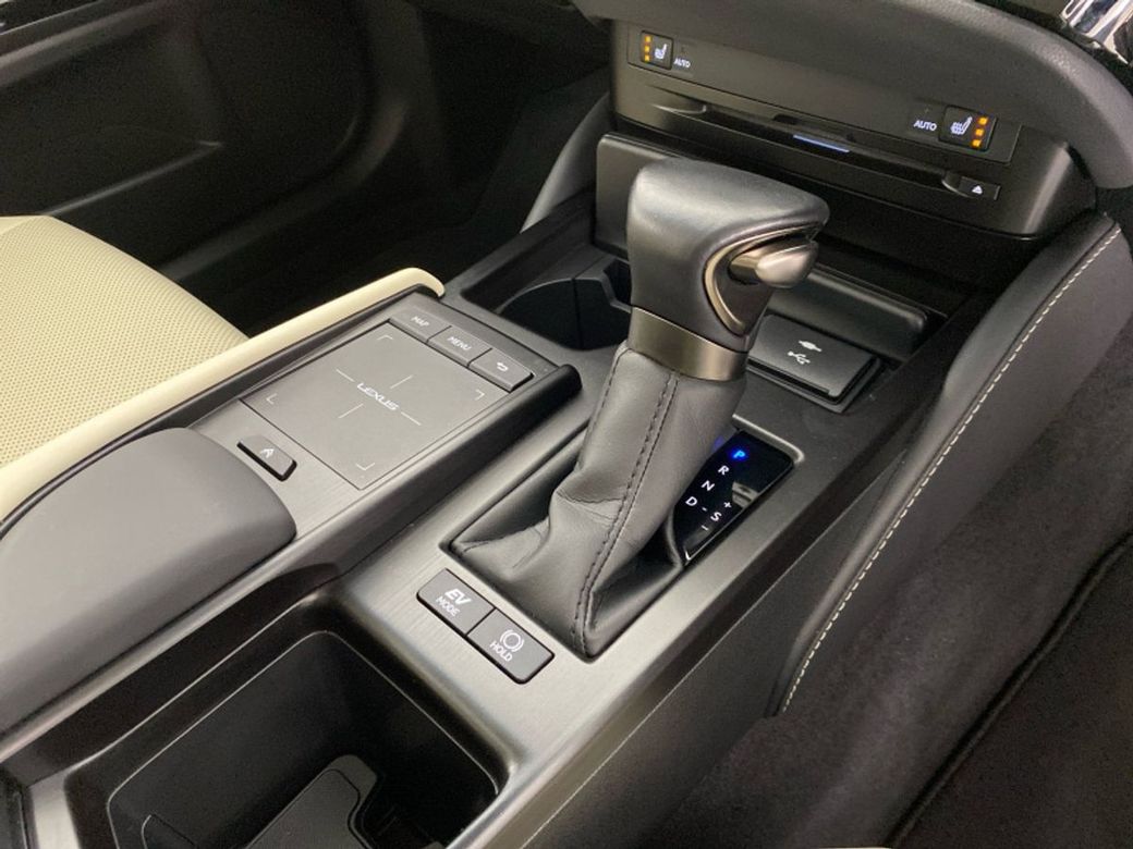 2022 Lexus ES 300h