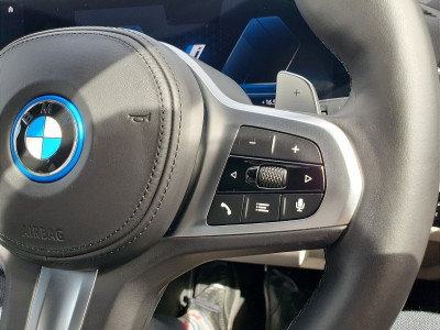 2023 BMW 330