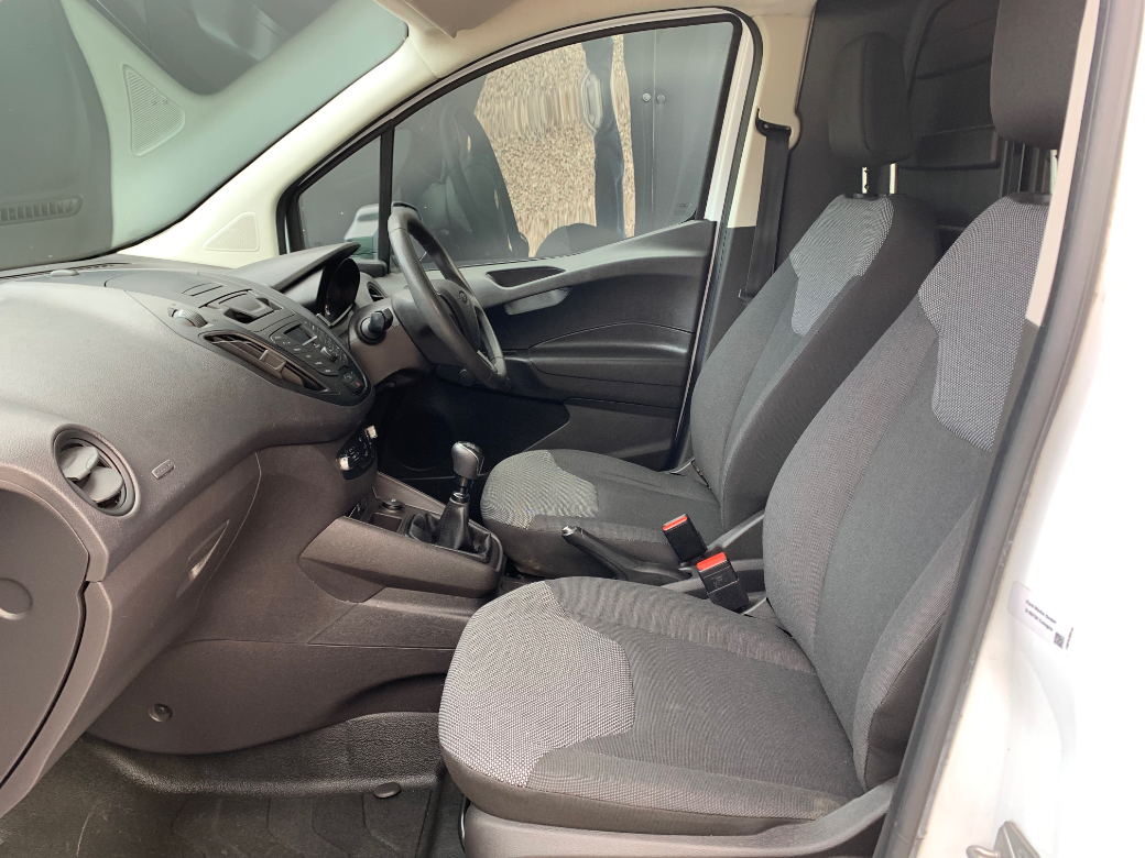 2023 Ford Transit Courier
