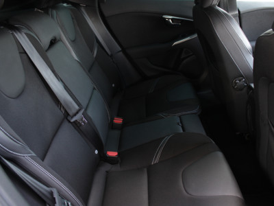 2019 Volvo V40
