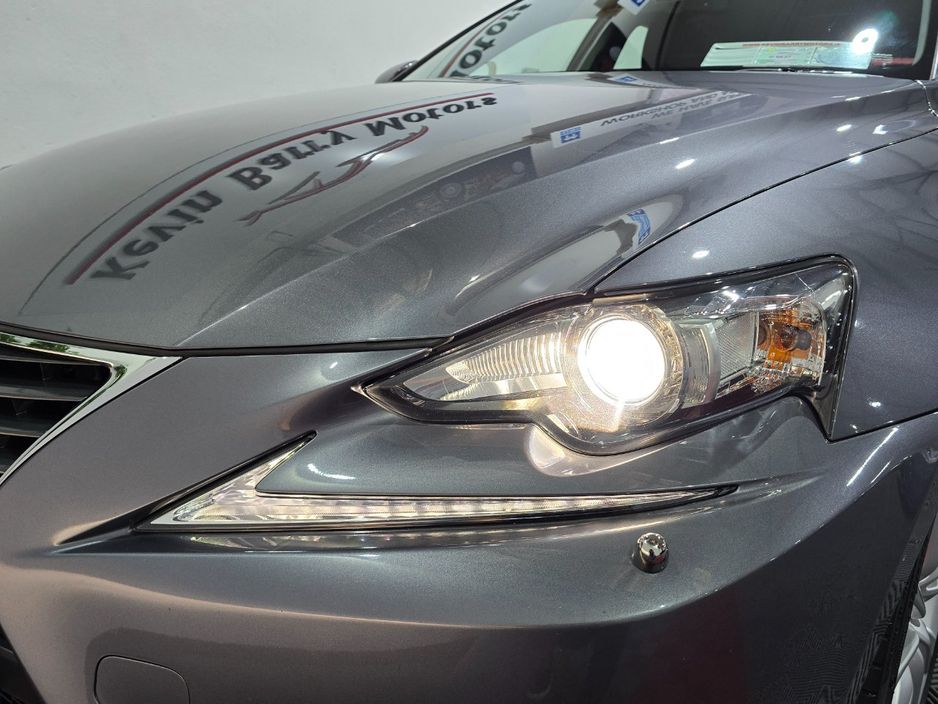 2016 Lexus IS 300h