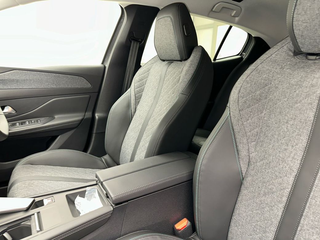 2025 Peugeot 408