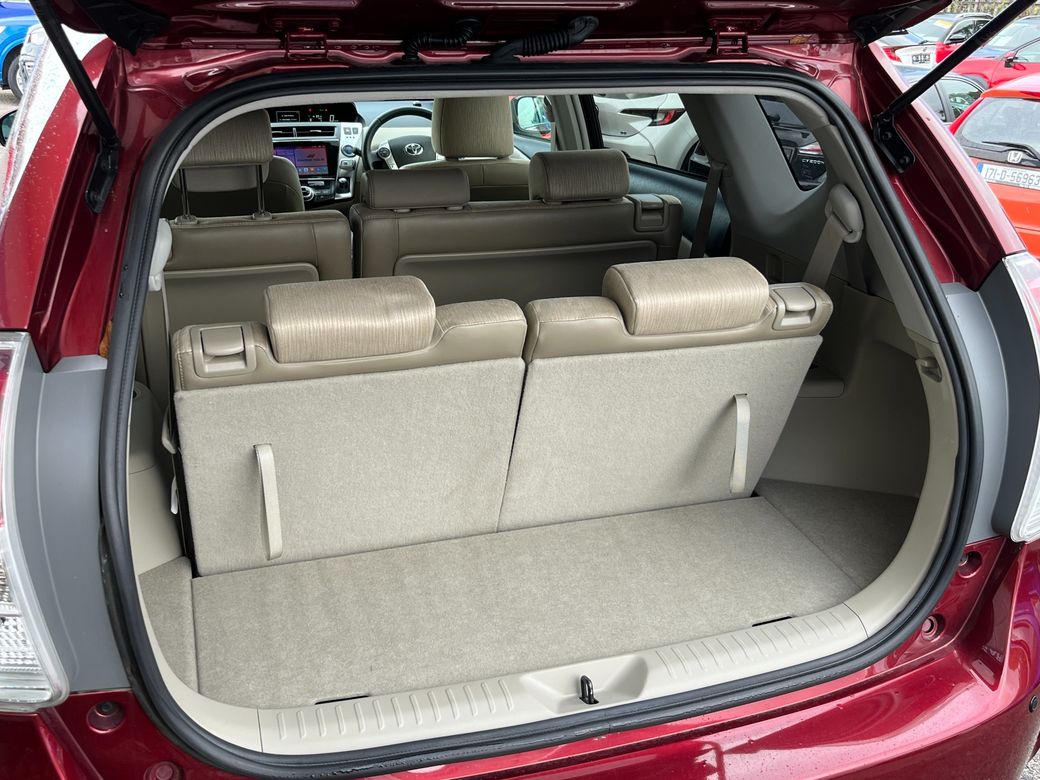 2019 Toyota Prius Alpha