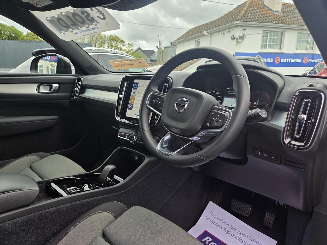 2023 Volvo XC40
